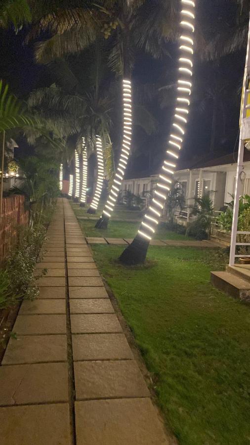 Arabian Sea Beach Resort Morjim Ngoại thất bức ảnh