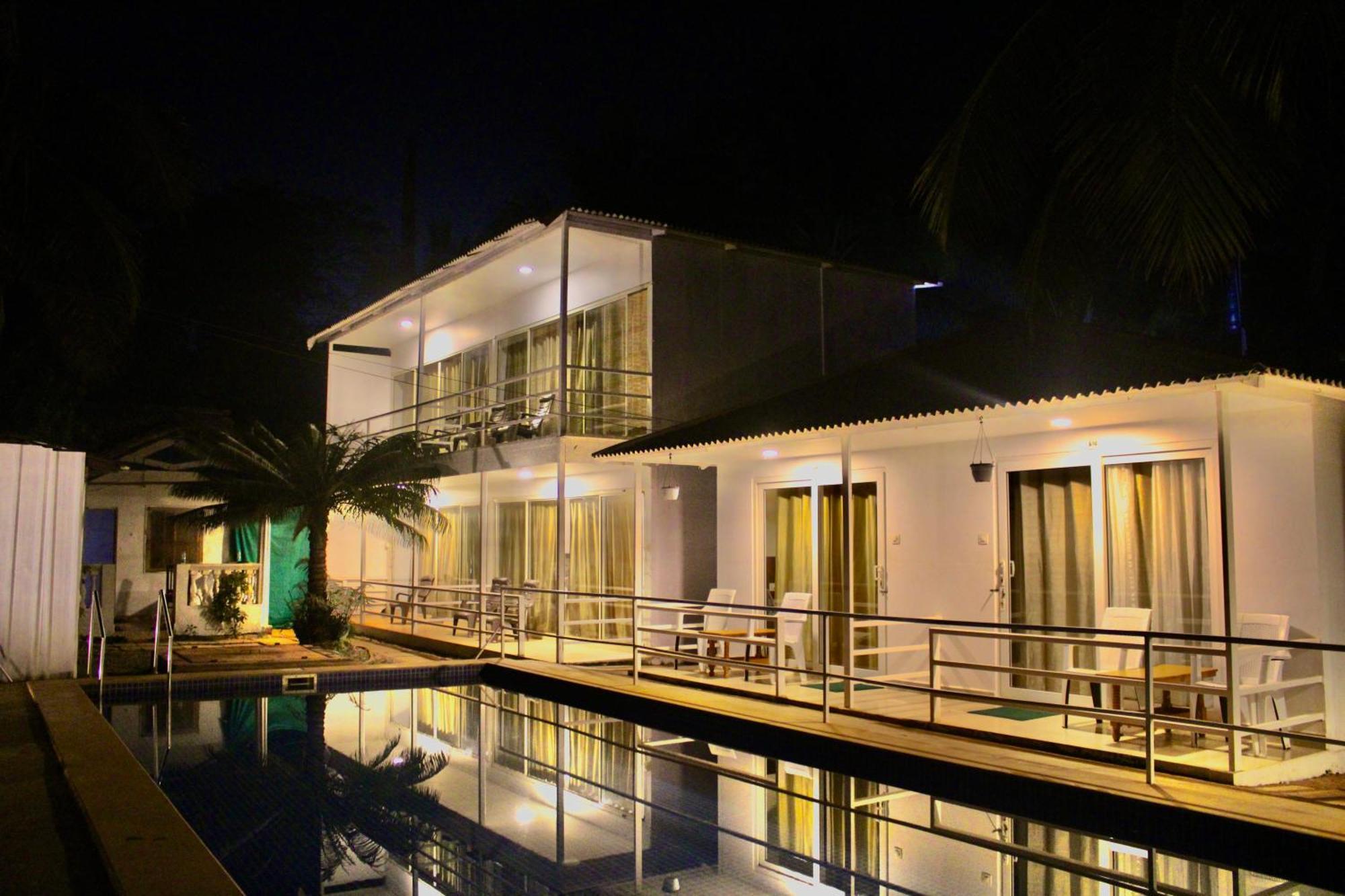 Arabian Sea Beach Resort Morjim Ngoại thất bức ảnh