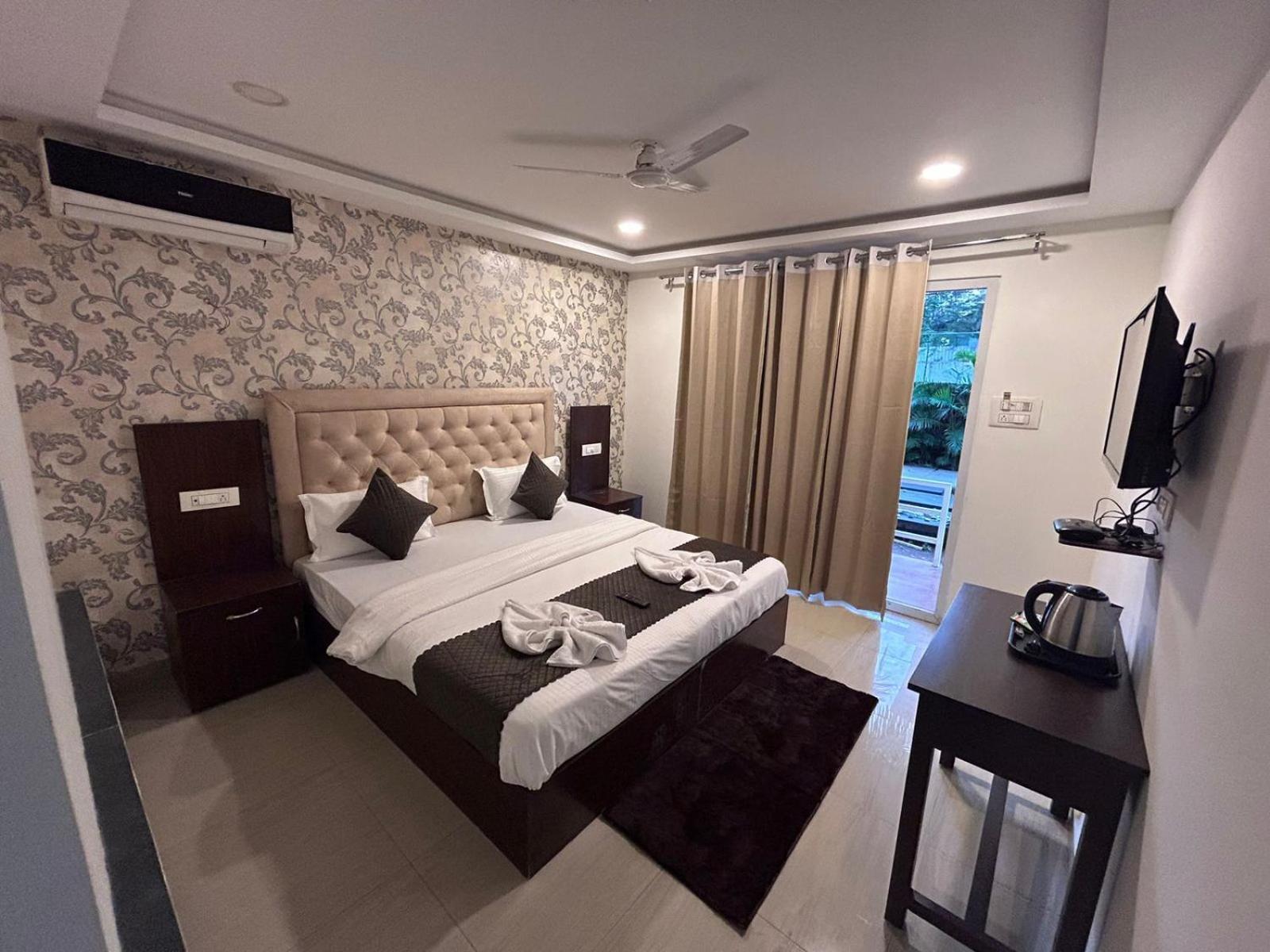 Arabian Sea Beach Resort Morjim Ngoại thất bức ảnh