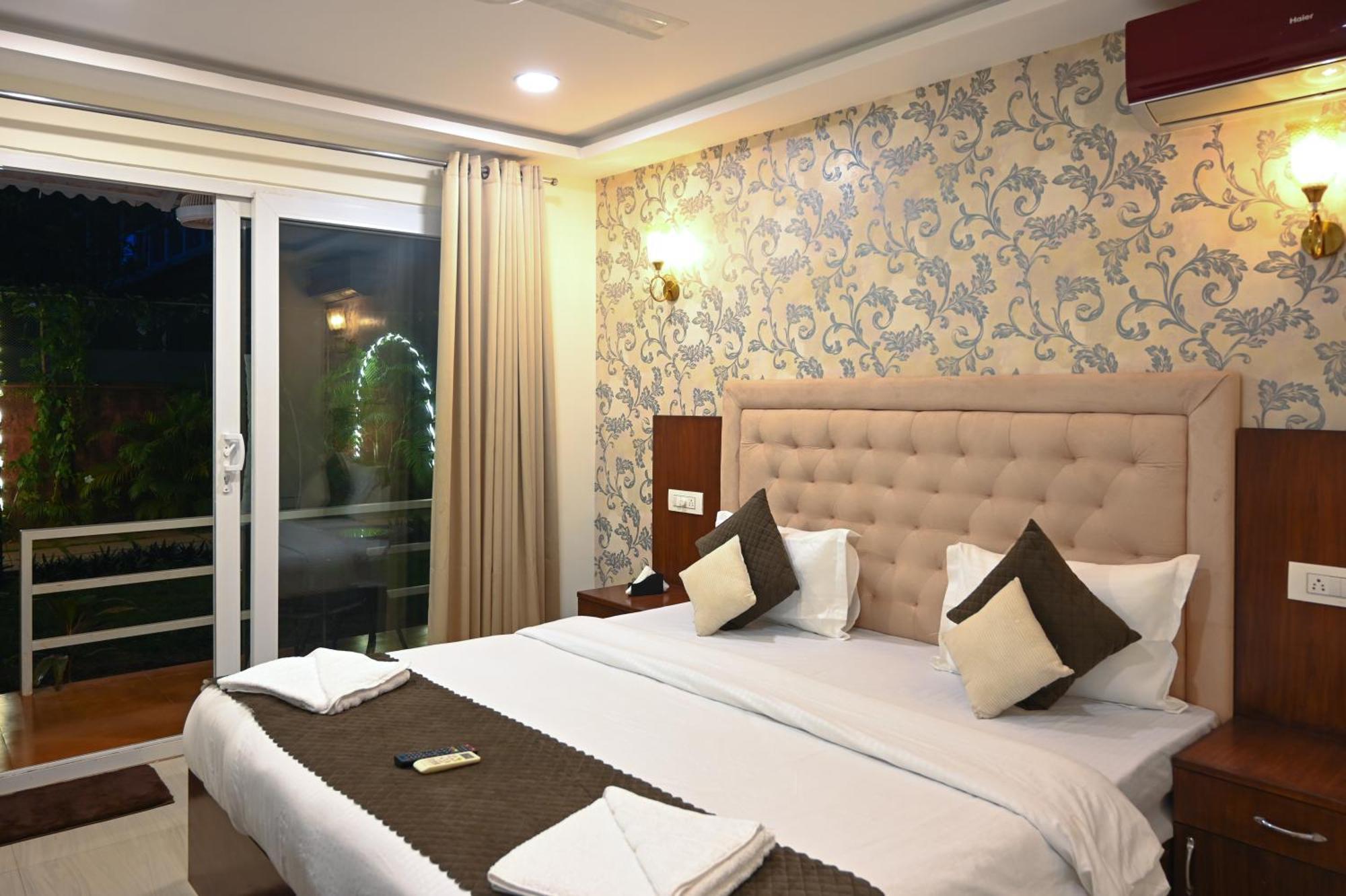 Arabian Sea Beach Resort Morjim Ngoại thất bức ảnh