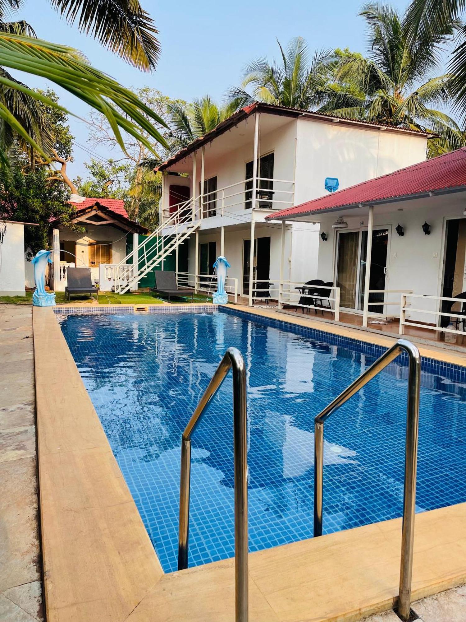 Arabian Sea Beach Resort Morjim Ngoại thất bức ảnh