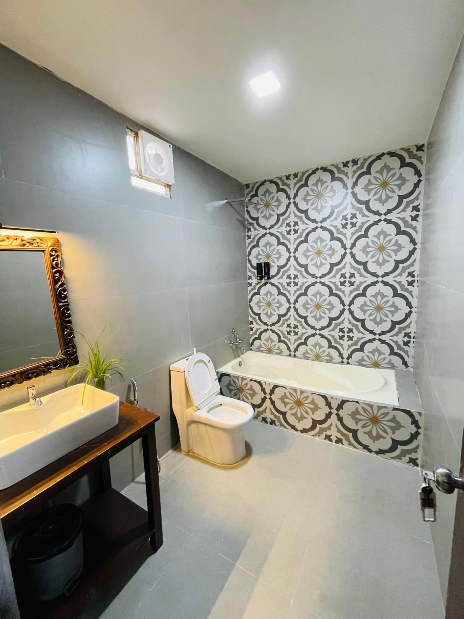 Arabian Sea Beach Resort Morjim Ngoại thất bức ảnh